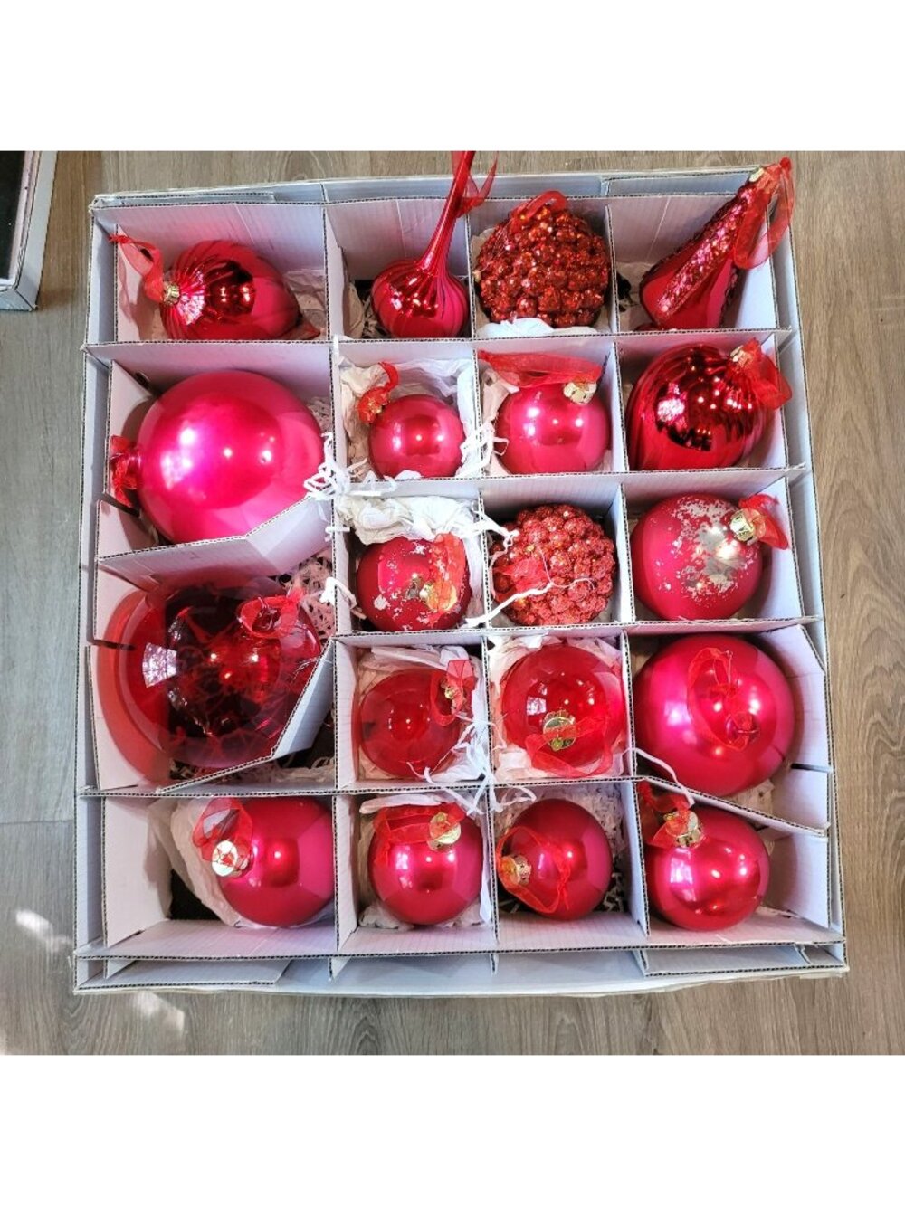 Frontgate Christmas Ornament Set 19 Red Glass Baubles Various Sizes Flaws
